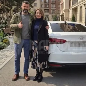 Bakıya Dönüş: Hyundai Accent Icarəsi Və ünvana çatdırılma Ilə Isti Xidmət Təcrübəsi