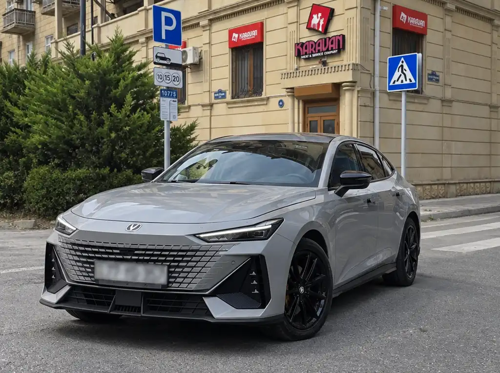 Changan UNI-V rental in Baku — a fastback for business trips