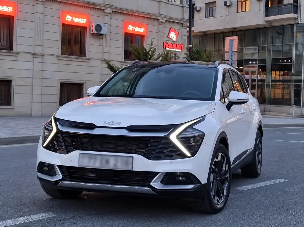 Crossover rental in Baku made simple: Karavan Rent A Car in Baku has lined up the ten crossovers our customers book most, from global bestsellers like the Toyota RAV4 and Kia Sportage to newer models from Changan and Jetour. Each one comes with its strengths and weak spots, manufacturer data and a booking link.